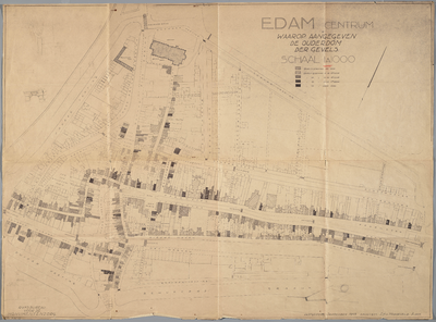 WAT001020012 Thematische plattegrond van Edam met aanduiding van de ouderdom van de percelen in de binnenstad.