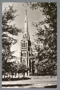 WAT001010748 Rooms-katholieke kerk, gewijd aan Johannes de Doper en gebouwd in 1878-1879 naar ontwerp van H. Bijvoets ...