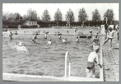 WAT001010757 Zwembad De Wilgenhoek , aangelegd in 1955. Na een brand in juni 2011 is het zwembad geheel afgebroken. Het ...