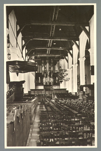 WAT001011032 Het interieur van de Grote of Sint-Nicolaaskerk in Edam.