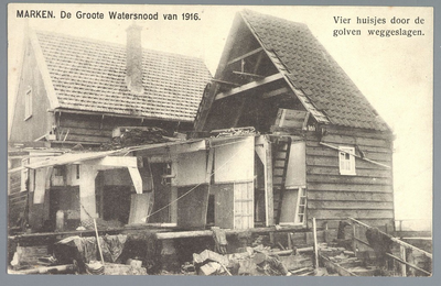 WAT001011946 Als gevolg van een zware noordwester storm brak in januari 1916 de Waterlandse Zeedijk tussen Monnickendam ...