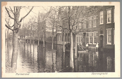 WAT001012603 Als gevolg van een zware noordwester storm brak in januari 1916 de Waterlandse Zeedijk tussen Monnickendam ...