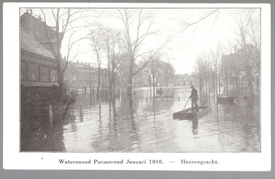WAT001012599 Als gevolg van een zware noordwester storm brak in januari 1916 de Waterlandse Zeedijk tussen Monnickendam ...