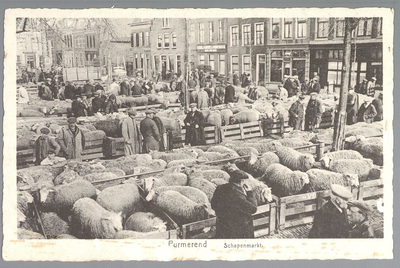WAT001012801 Schapenmarkt. Op de kop van de koemarkt verhandelde men al sinds 1612 koeien, ossen, paarden, varkens en ...