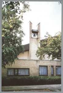 WAT001012842 Taborkerk, gebouwd in 1970 in opdracht van destijds drie kerkgenootschappen: de Hervormde Gemeente, de ...