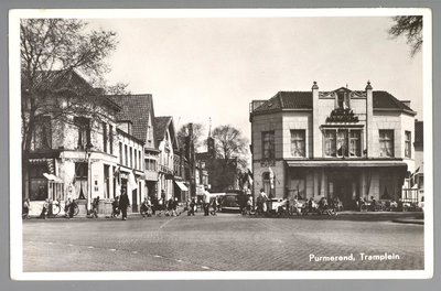 WAT001013036 Het Tramplein met links hotel-restaurant De Amsterdamsche Poort van Piet Arzbach en rechts hotel ...