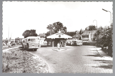 WAT001013038 NACO busstation. De NACO (Nederlandsche Auto Car Onderneming) breide erg uit tussen 1924 en 1946.Ze namen ...