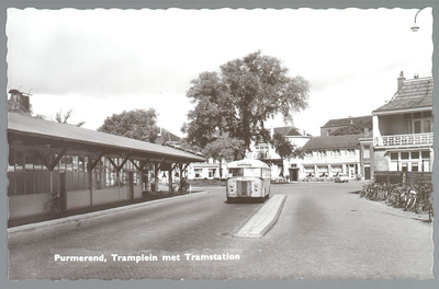 WAT001013040 NACO busstation. De NACO (Nederlandsche Auto Car Onderneming) breidde erg uit tussen 1924 en 1946.Ze namen ...