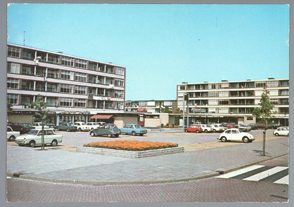 WAT001013141 Winkelcentrum Wormerplein, op 1 januari 1960 zijn de eerste bouwvergunningen verleend voor het Wormerplein.