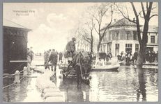 WAT001013239 Als gevolg van een zware noordwester storm brak in januari 1916 de Waterlandse Zeedijk tussen Monnickendam ...