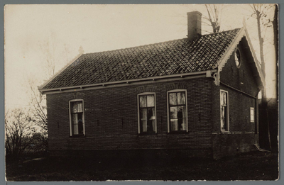 WAT001000002 Huis Maartje Roos Homan (geb 29 aug 1888) uit de Beemster vrouw van Pieter Roos (geb 18 dec 1885), landbouwer.