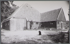 WAT001000375 Stolpboerderij aan de Volgerweg nummer 1.