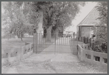 WAT001000380 Boerderij De Gladde Aker aan de Volgerweg.