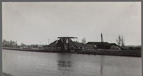 WAT001000426 Noordhollands Kanaal met Jispersluis vanaf de Zuiddijk.