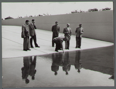 WAT001000477 Zwembad De Wilgenhoek, gebouwd in 1955. Na een brand in juni 2011 is het zwembad geheel afgebroken. Het ...