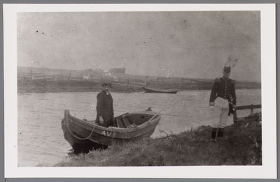 WAT001000727 Onafhankelijkheidsfeesten 1913.De ''Prins van Oranje'' landt op 24 augustus 1813 in Scheveningen. Roeiboot ...