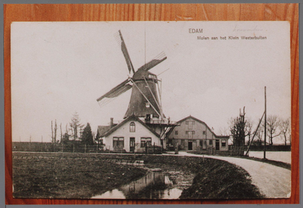 WAT001000941 Korenmolen ‘’de Vervanger’’Ligging: Klein Westerbuiten 20 te Edam.Type: stellingmolen.Molen is gebouwd in ...