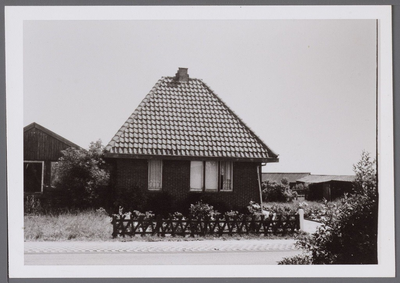 WAT001001118 Huis met schuur voor het laatst bewoond door mevrouw Lelie-Groot.