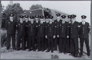 WAT001001286 Corps vrijwillige brandweer,van links naar rechts; Wijnand Tijmstra (commandant),Cees Oudhuis,Mart ...