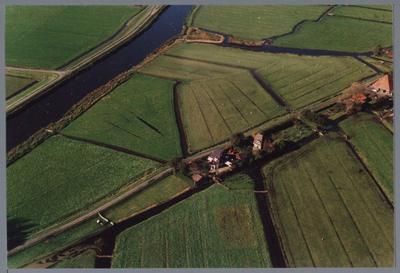 WAT001002118 Foto: Luchtfoto van een deel van het Edfammerdijkje