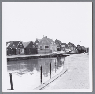 WAT001002296 Aanzicht op de Gooische Kaai vanaf de Haven.