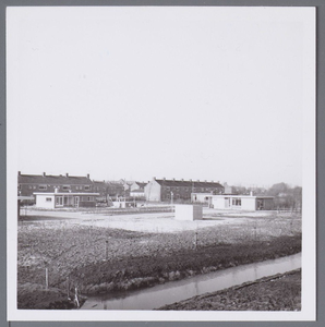 WAT001002961 Op 1 januari 1962 kwam de eerste bouwaanvraag binnen voor het bouwen van een bungalowpark.
