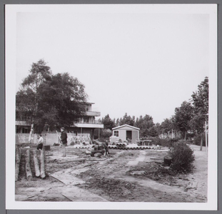 WAT001003320 In de naoorlogse jaren kende het Stadsziekenhuis verschillende uitbreidingen. Hier de bouw van de polikliniek.