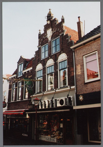 WAT001003808 Banketbakkerswinkel in de Peperstraat. Cornelis Sant heeft in 1872/1873 de banketbakkerij overgenomen van ...