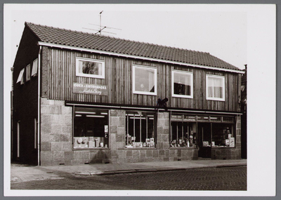 WAT001006118 Dorpsstraat 87, boek- en fotohandel Middelburg