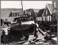 WAT001007966 Scheepswerf van de fa. Moerbeek. Vroeger was hier de scheepswerf 'De Munnik' van de familie Munnikhuizen, ...