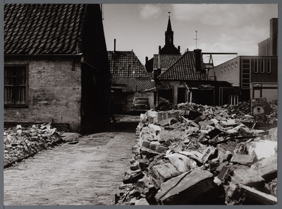 WAT001008132 Sloop Bultstraat i.v.m. nieuwbouw Willem Eggert Centrum. met op de achtergrond de Lutherse kerk aan de ...