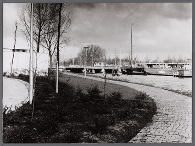 WAT001008658 Hoornsebrug.Links: postkantoor hoek Hoornselaan, Gedempte Where.