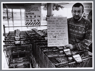 WAT001008982 Albert Heijn, gestolen winkelwagentjes.