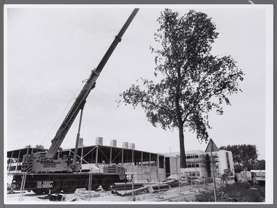 WAT001009192 Pand in aanbouw. Bouwkraan van De Koker BV te Hoofddorp.