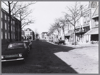 WAT001009451 Nieuwstraat van Zuidersteeg naar Westerstraat. Linksvoor gem. bejaardentehuis Avondzon.