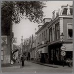 WAT001010606 Gezicht op de Hoogstraat vanaf de Nieuwstraat