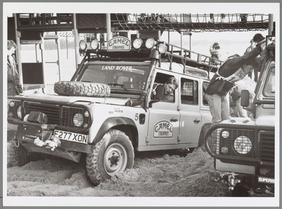 WAT001017368 Camel trophy met vierwiel aangedreven auto's.