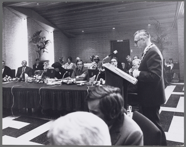 WAT001017468 Taborkerk. Werkbezoek H.K.H. Prinses Beatrix en Prins Claus aan Purmerend. Toespraak burgemeester J.A.C. ...