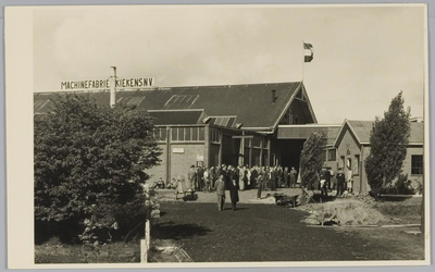 WAT001017895 Op maandagochtend 17 september 1951 heeft burgemeester G.G. Post het nieuwe kantoor van machinefabriek ...