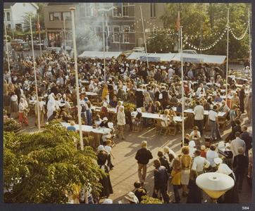WAT001019534 Landsmeer 650 jaar.Slotmanifestatie op zaterdag 5 juni 1976 duurde tot ver na zonsopgang. Het werd een ...