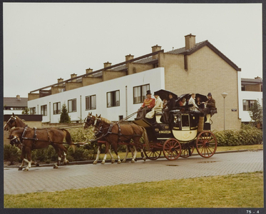 WAT001019556 Zondag 20 juni 1976 hield de stichting Paard en Koets de jaarlijkse reünie in Landsmeer. Dit ter ...