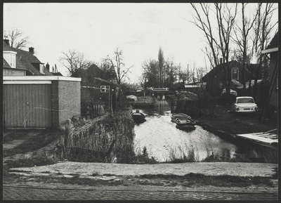 WAT001019638 Rechts: café restaurant ,, De Wegwijzer” Kanaaldijk 27 te Watergang.Links: Populierweg 2 te Watergang.