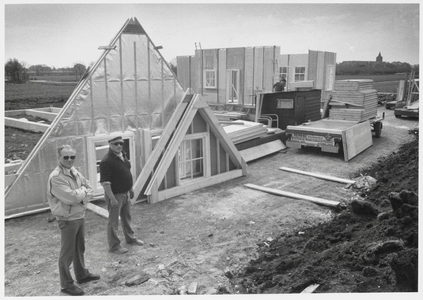 WAT003001331 Bouw boerenhuis, op achtergrond Grote Kerk