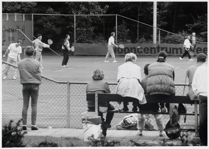WAT003002882 Op woensdag 3 juli 1991 was de afsluiting Van de Steege/Gouwzee tennis Toernooi.R. Rijkschroeff met zijn ...