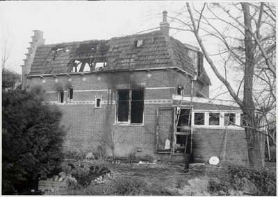 WAT003003062 Uitgebrande woning van mevrouw Wieberdink-Van de Koppel.
