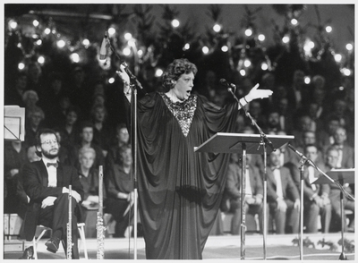 WAT003003357 Foto: De bekende sopraan Caroline Kaart wist het publiek zo mee te slepen tijdens het 10e Lions ...