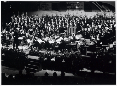 WAT003003372 Kerstconcert door Harmonie Orkest 'Amicitia' o.l.v. Luc Mager,Kerkkoor 'Credo' o.l.v. Dick Vermeulen,'Zang ...