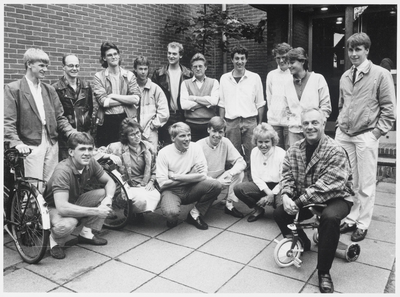 WAT003003402 interkerkelijke jongerenclub Interjel, heeft op zaterdagavond 7 juni 1986 in De Voorhof de actie fietsen ...