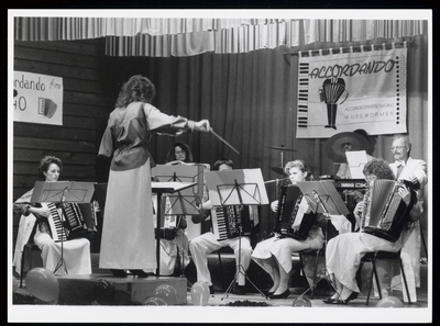 WAT003004549 Foto: muzikale optreden ter gelegenheid van het 40-jarig jubileum van Accordeonvereniging accordando in ...