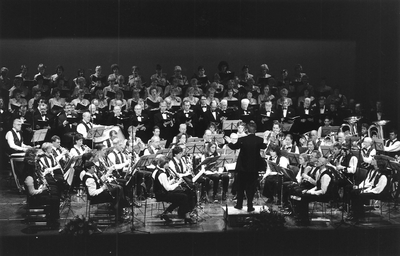 WAT120000573 Harmonie Crescendo Purmerend. Jubileumconcert o.l.v. Dirigent Arnold van ´t Ent op 16 mrt 1996 in Theater ...